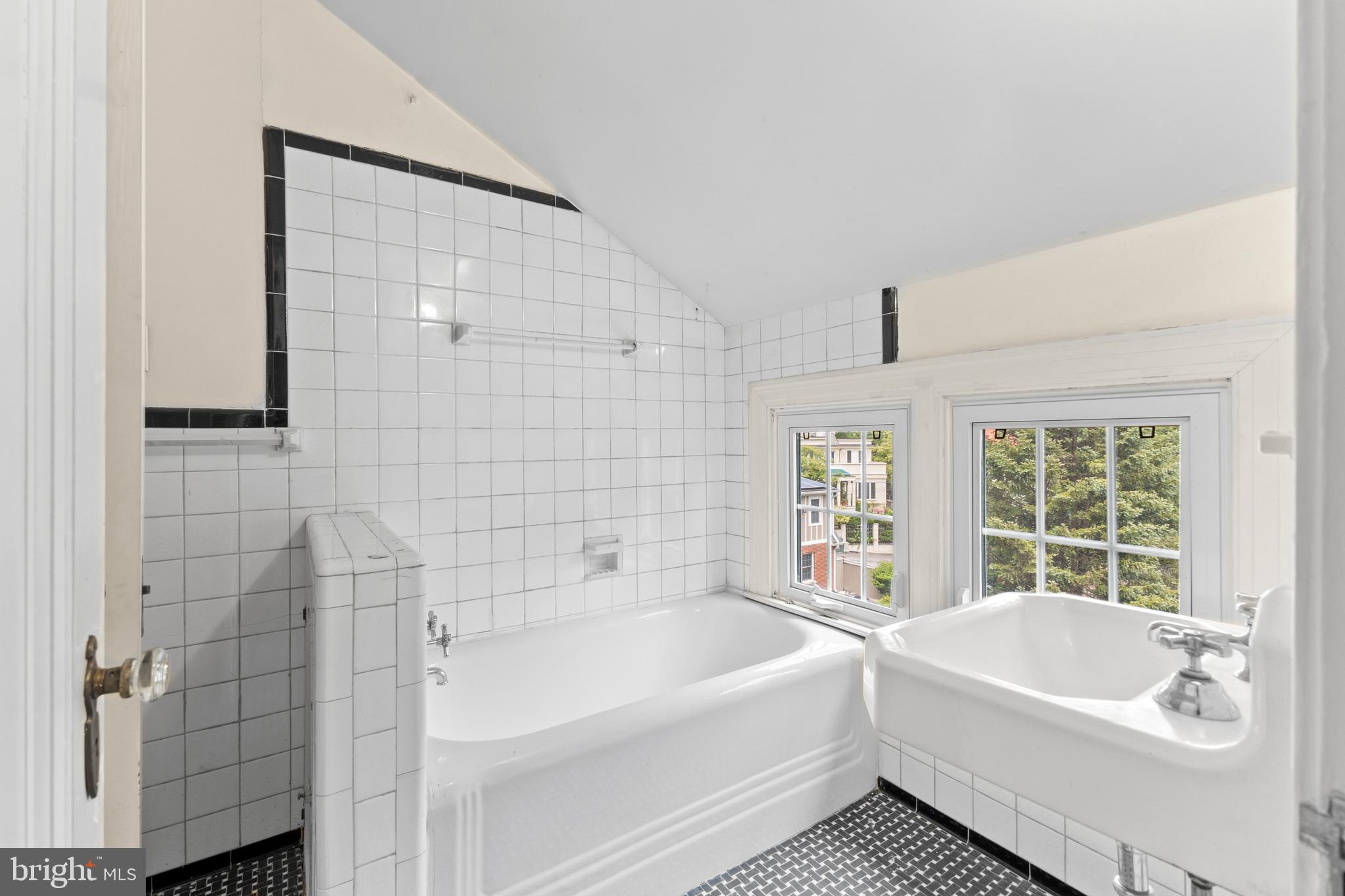 5035 Reno Road Northwest Washington, DC 20008 - Photo 21 of 39 Gallery Image 21