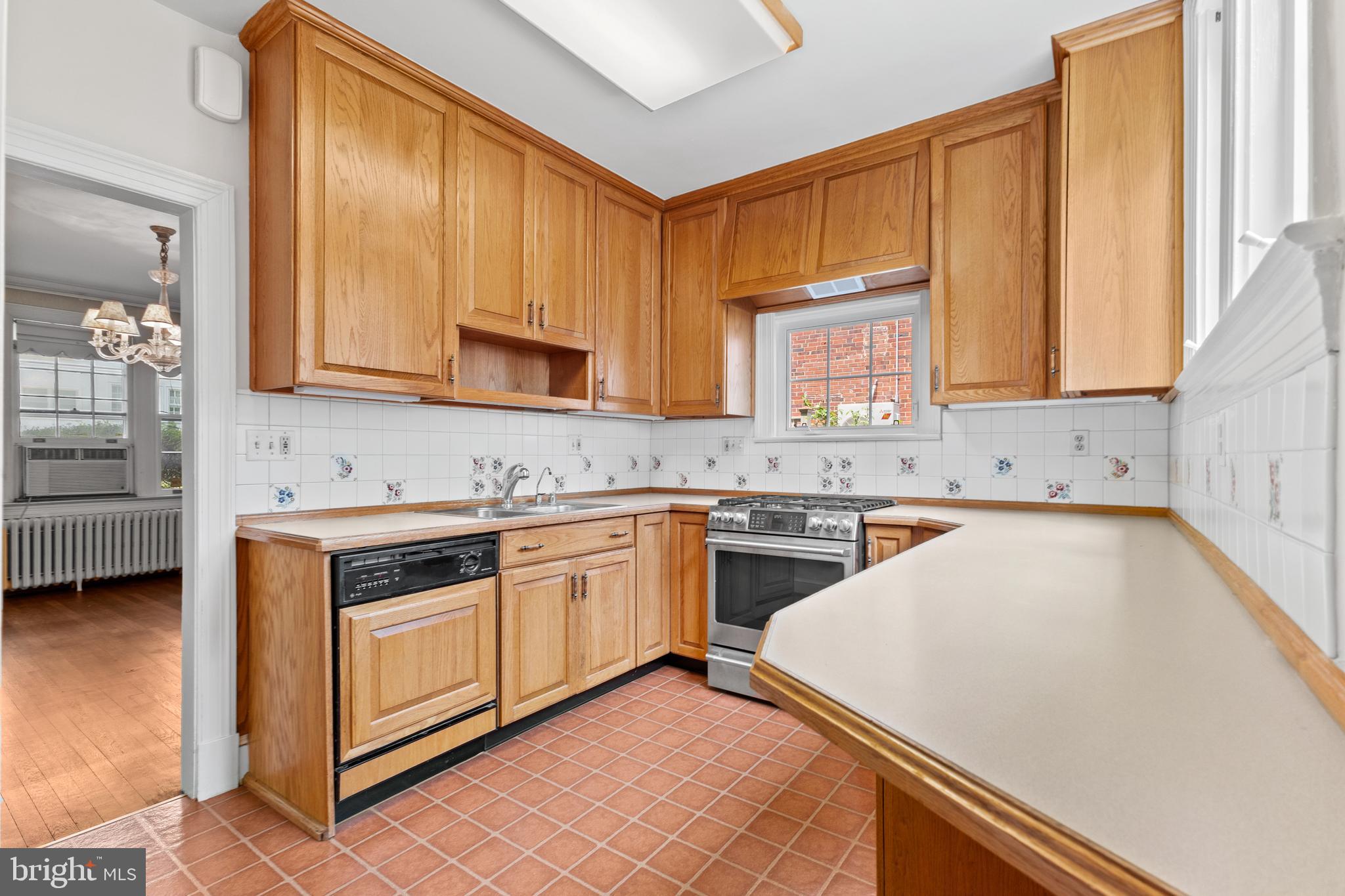 5035 Reno Road Northwest Washington, DC 20008 - Photo 3 of 39 Gallery Image 3
