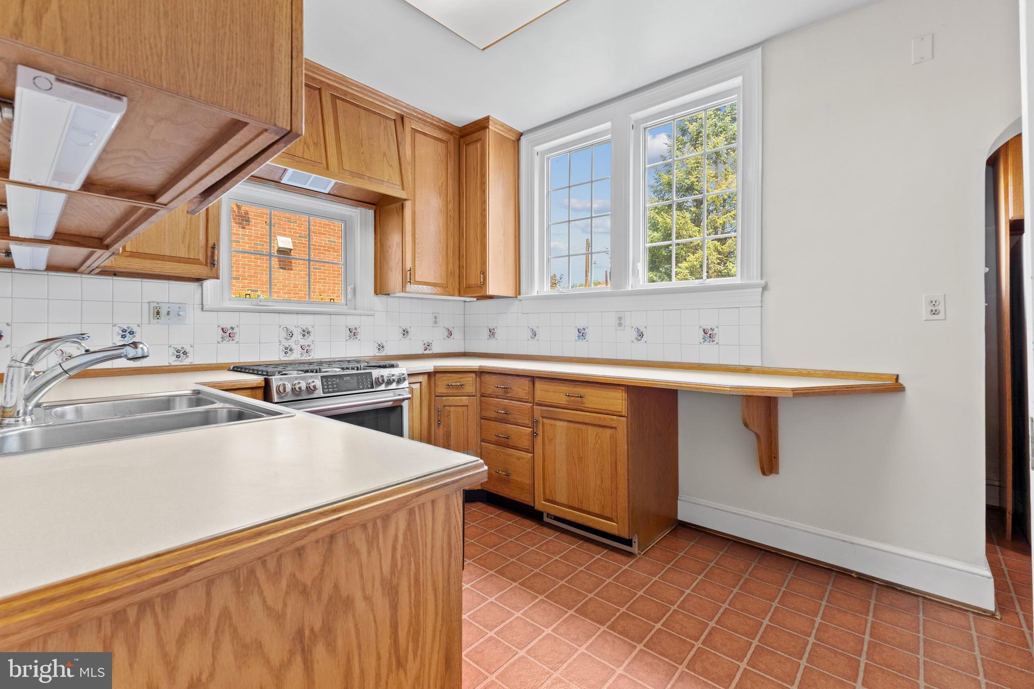 5035 Reno Road Northwest Washington, DC 20008 - Photo 9 of 39 Gallery Image 9