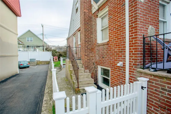 $2,100 | 237 East Broadway, Unit LOWR, Long Beach, NY 11561