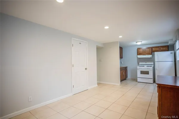 $2,100 | 237 East Broadway, Unit LOWR, Long Beach, NY 11561