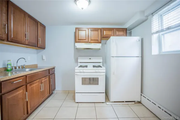 $2,100 | 237 East Broadway, Unit LOWR, Long Beach, NY 11561