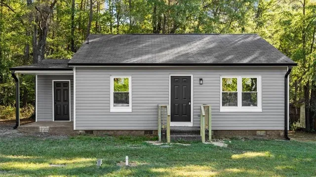 $1,100 | 718 Miles Street, Eden, NC 27288