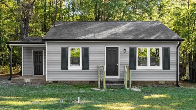 $1,100 | 718 Miles Street, Eden, NC 27288
