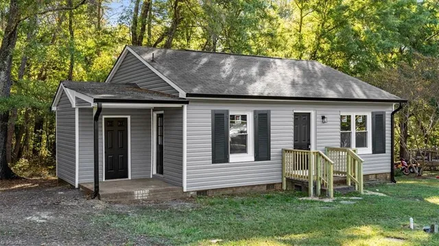 $1,100 | 718 Miles Street, Eden, NC 27288