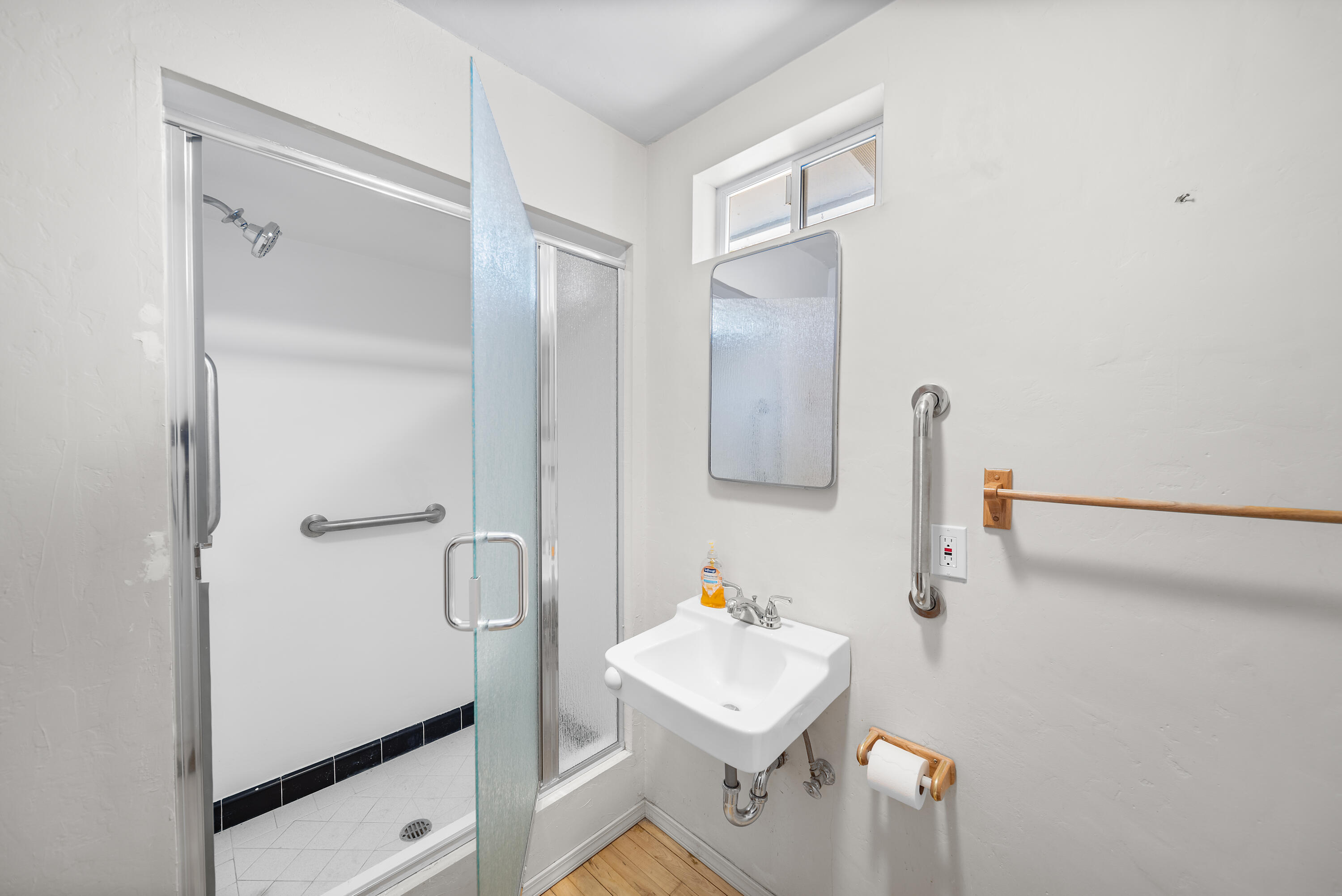 14575 Kinney Avenue Red Bluff, CA 96080 - Photo 21 of 43 a bathroom with a sink toilet and shower