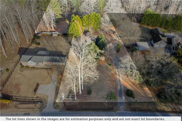 an aerial view of a yard