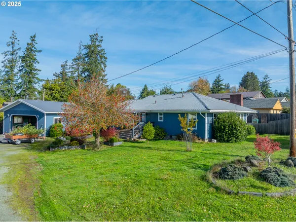 $385,000 | 1713 Maple Street, Myrtle Point, OR 97458