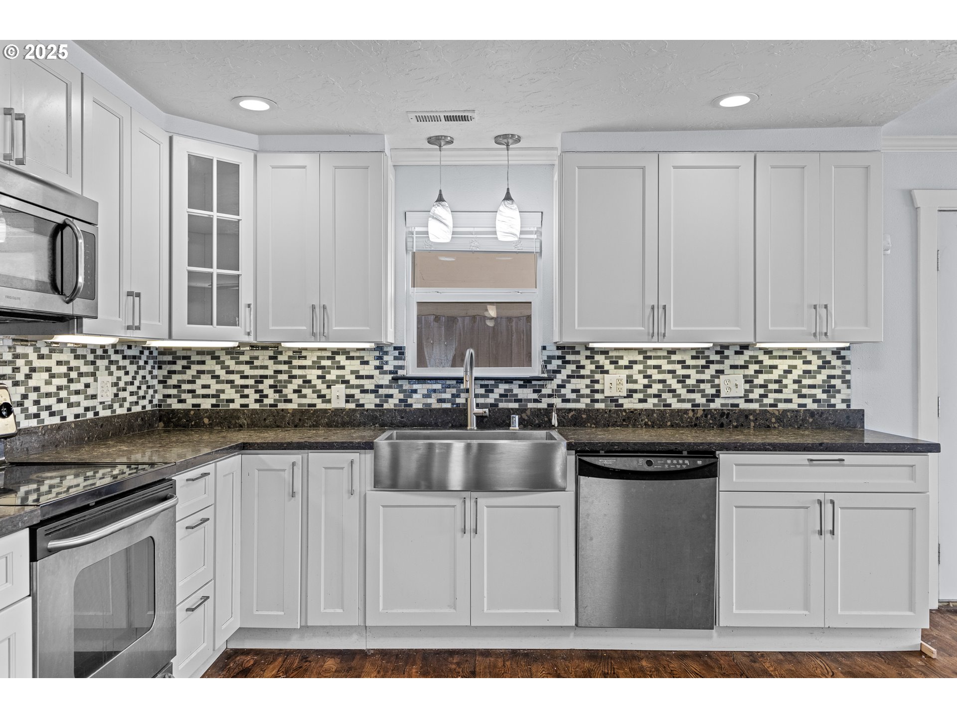 1713 Maple Street Myrtle Point, OR 97458 - Photo 10 of 38