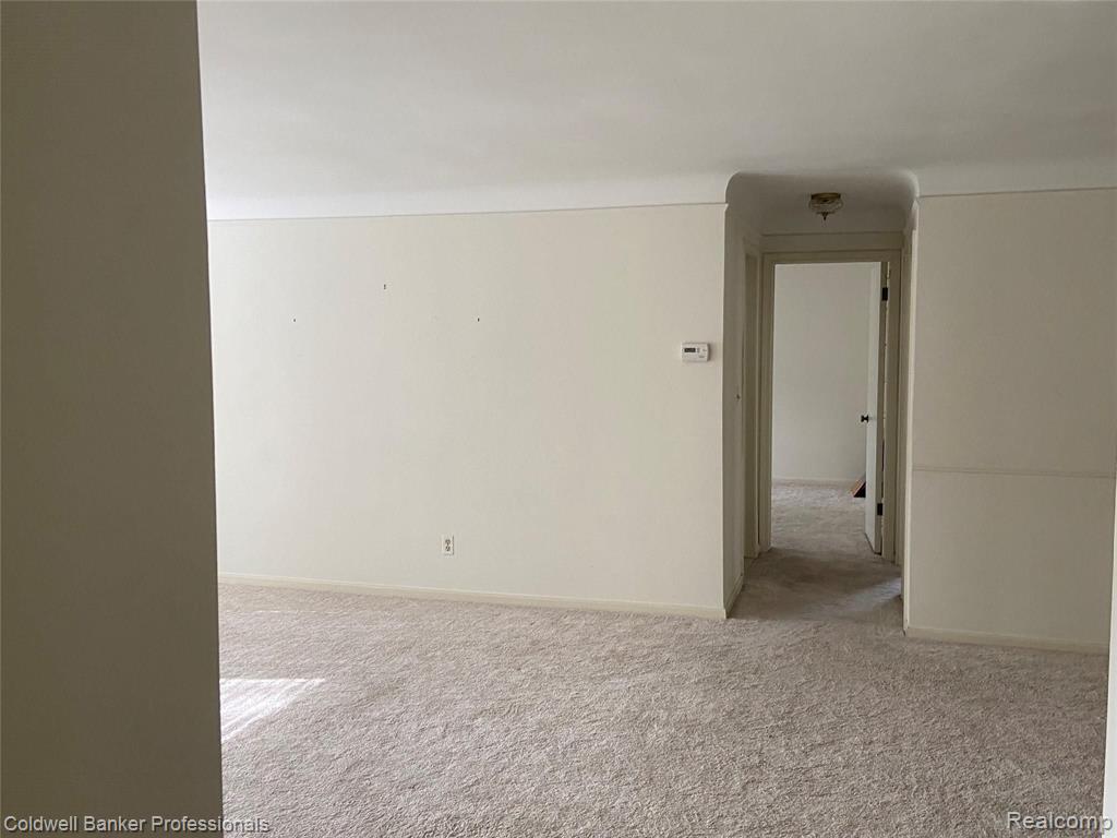 1750 Vernier Road, Unit 25 Grosse Pointe Woods, MI 48236 - Photo 7 of 22