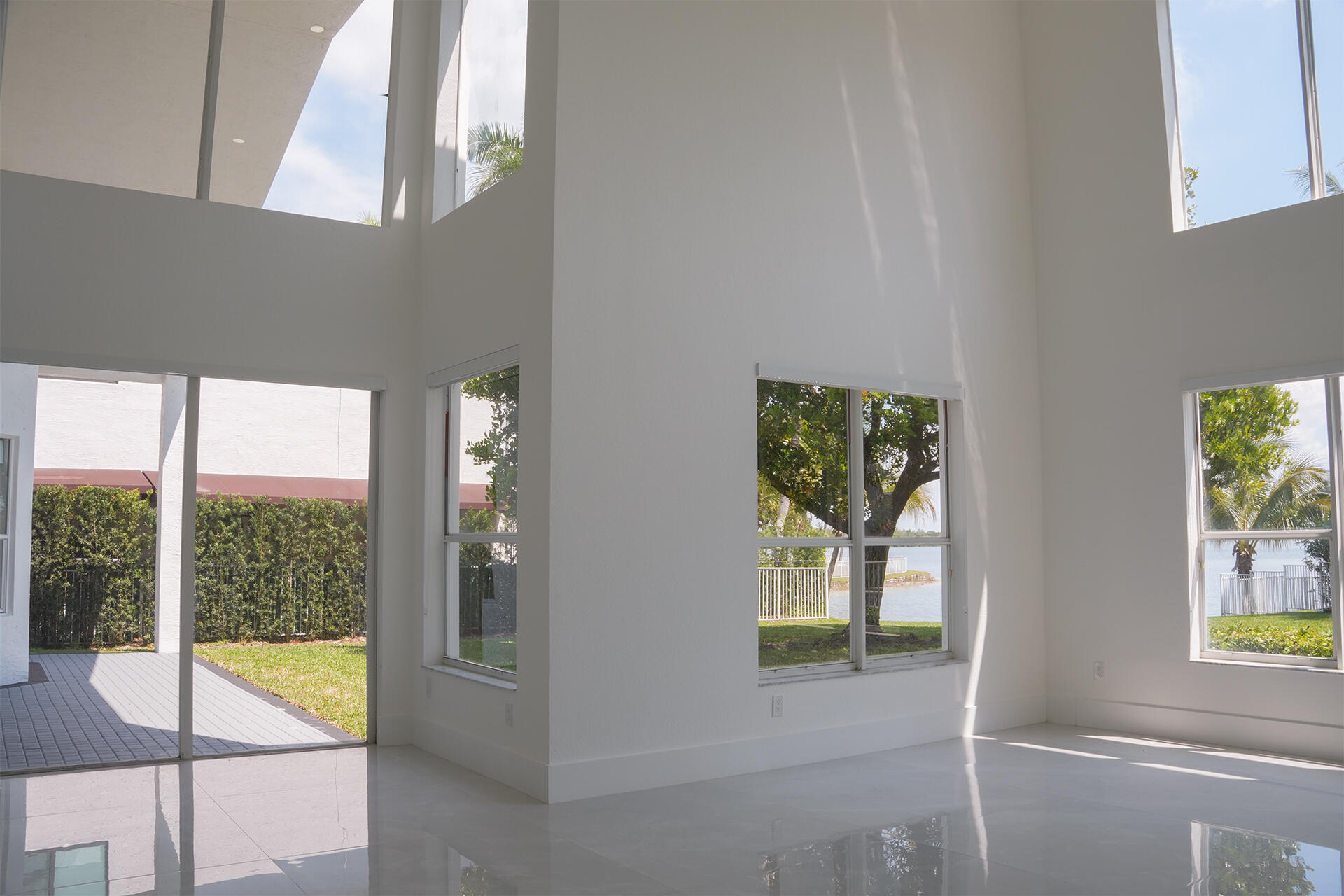 5227 Southwest 195th Terrace Miramar, FL 33029 - Photo 18 of 58 a view of an entryway