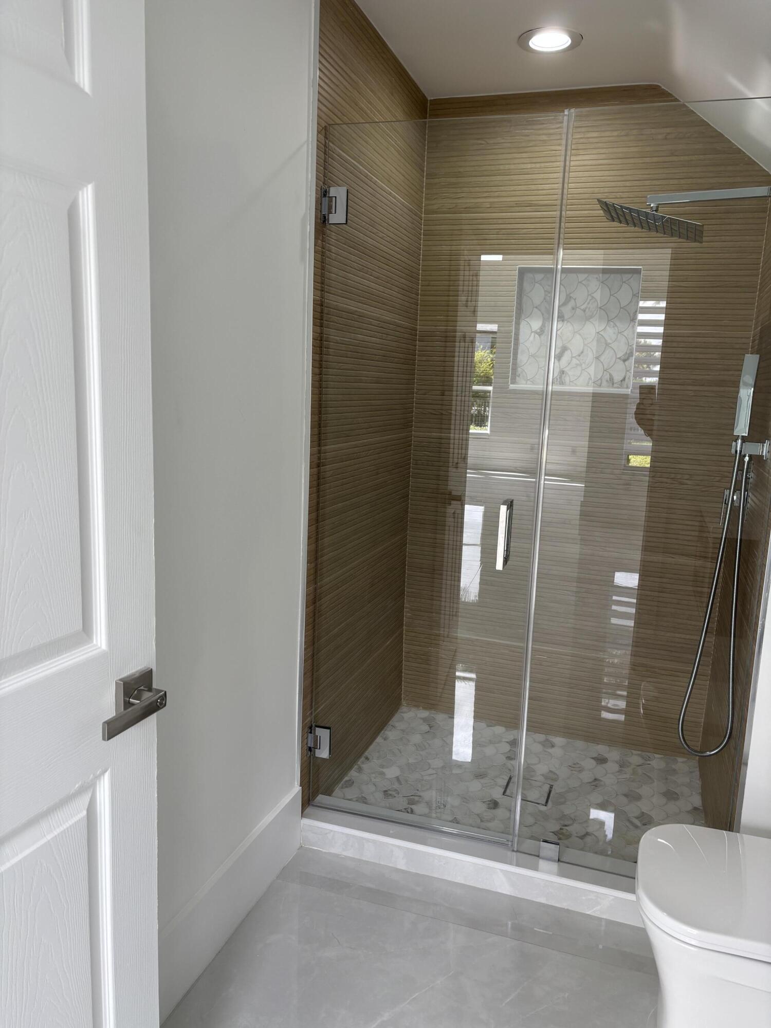 5227 Southwest 195th Terrace Miramar, FL 33029 - Photo 30 of 58 5227Bathroom7