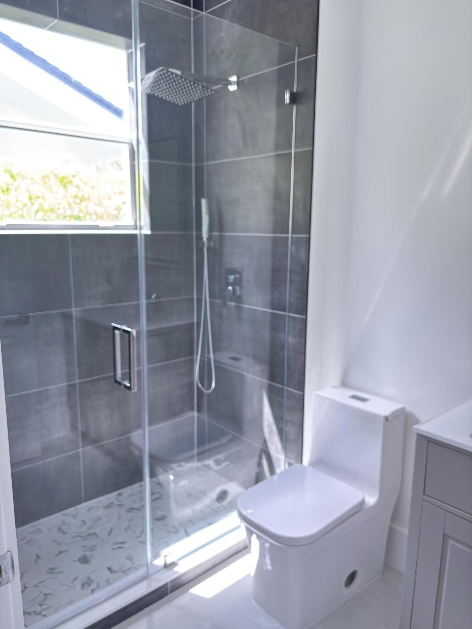 5227 Southwest 195th Terrace Miramar, FL 33029 - Photo 38 of 58 5227Bathroom3