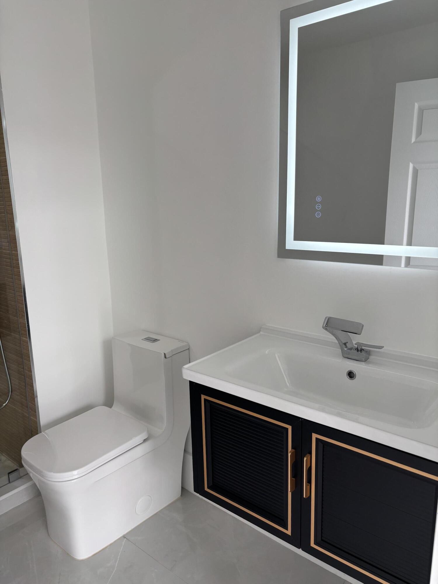 5227 Southwest 195th Terrace Miramar, FL 33029 - Photo 39 of 58 5227Bathroom6