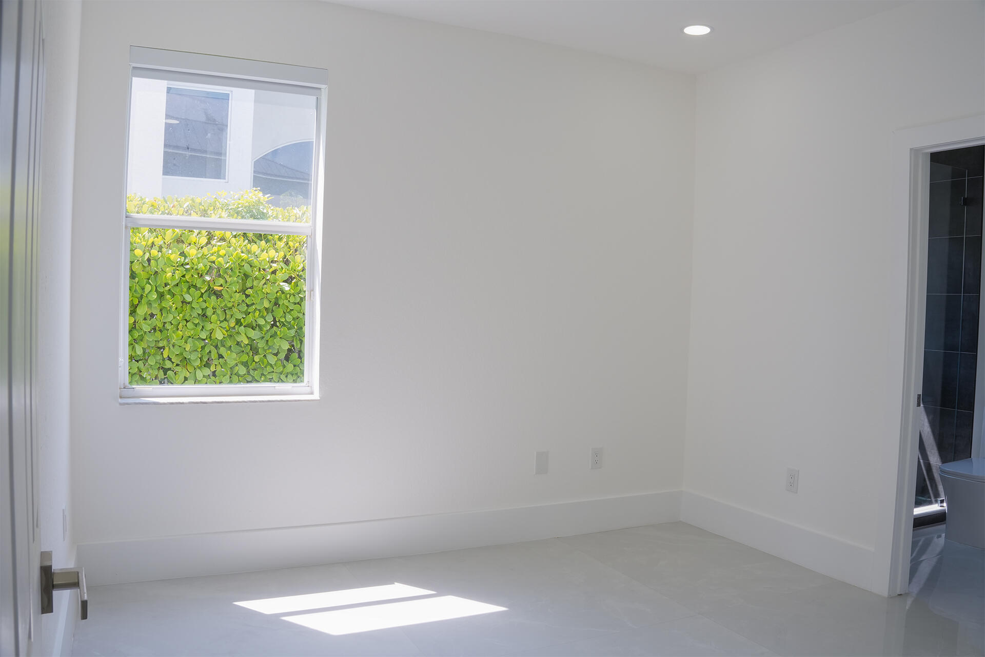 5227 Southwest 195th Terrace Miramar, FL 33029 - Photo 44 of 58 a small space with a window
