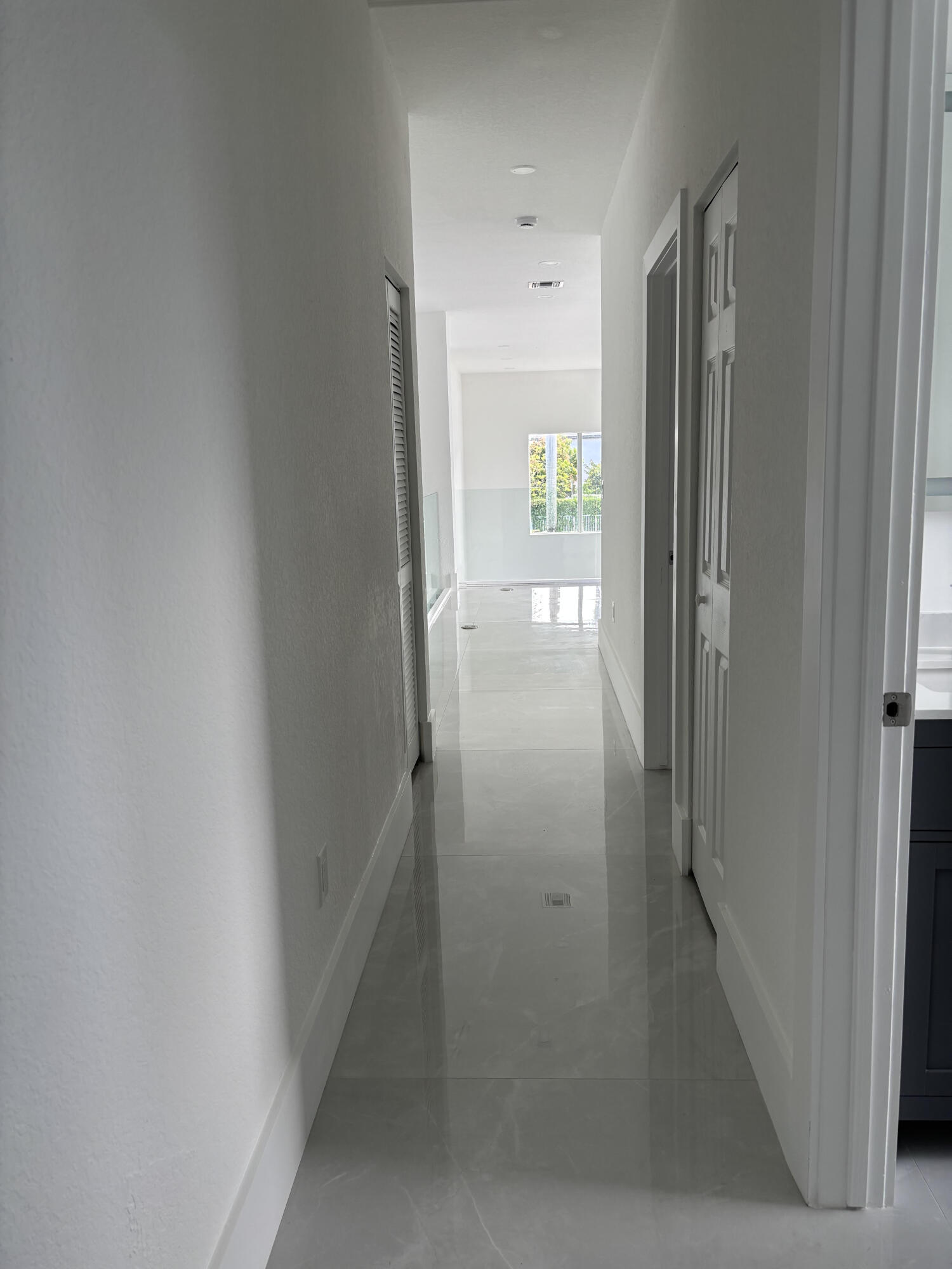 5227 Southwest 195th Terrace Miramar, FL 33029 - Photo 45 of 58 5227Hallwaymaster
