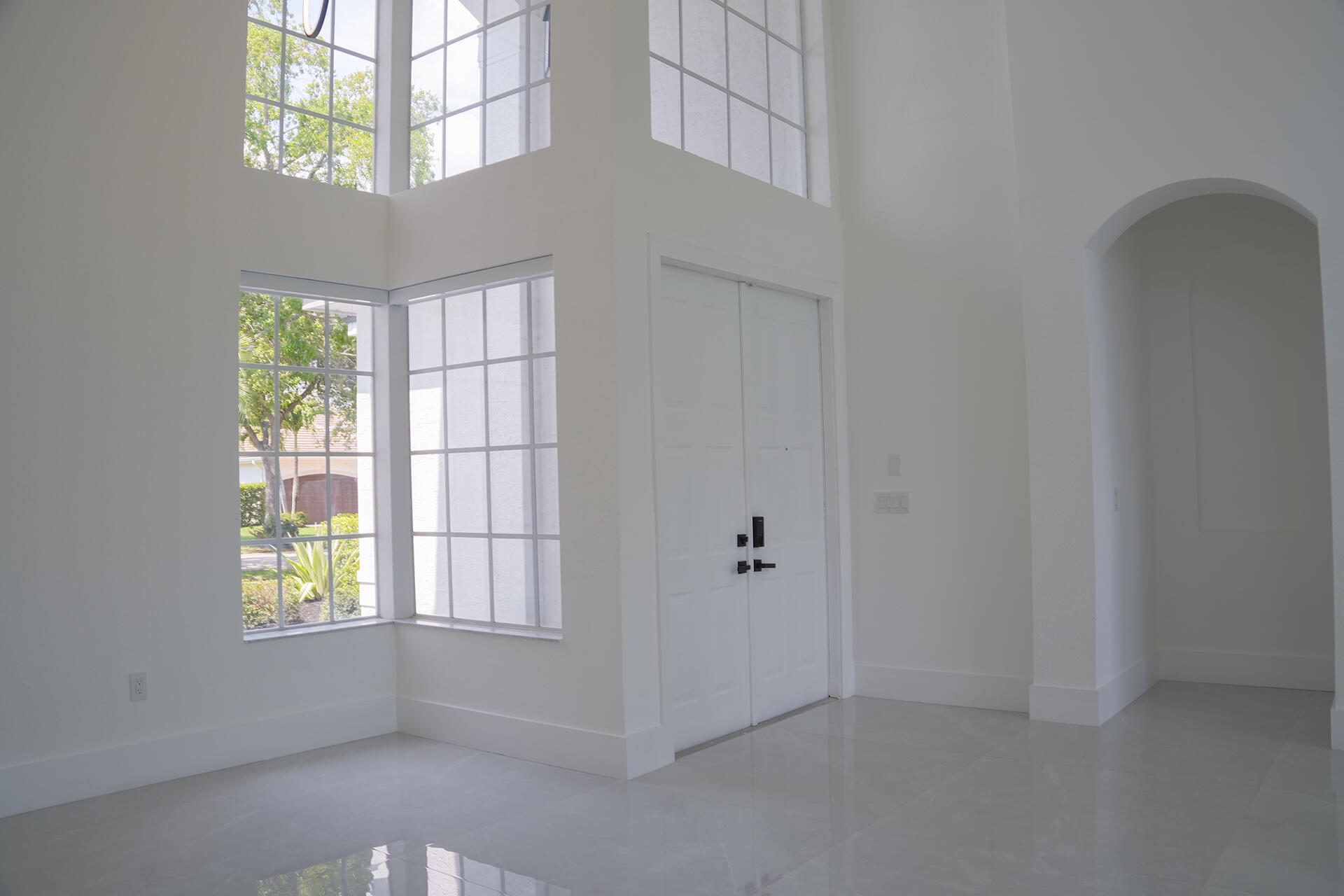 5227 Southwest 195th Terrace Miramar, FL 33029 - Photo 8 of 58 5227Entryway1
