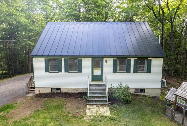 $334,000 | 161 Pamela Drive, Winthrop, ME 04364
