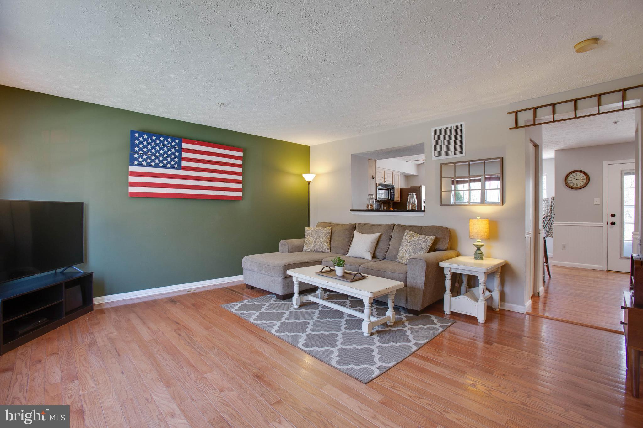 2034 Hackberry Road Baltimore, MD 21221 - Photo 3 of 33