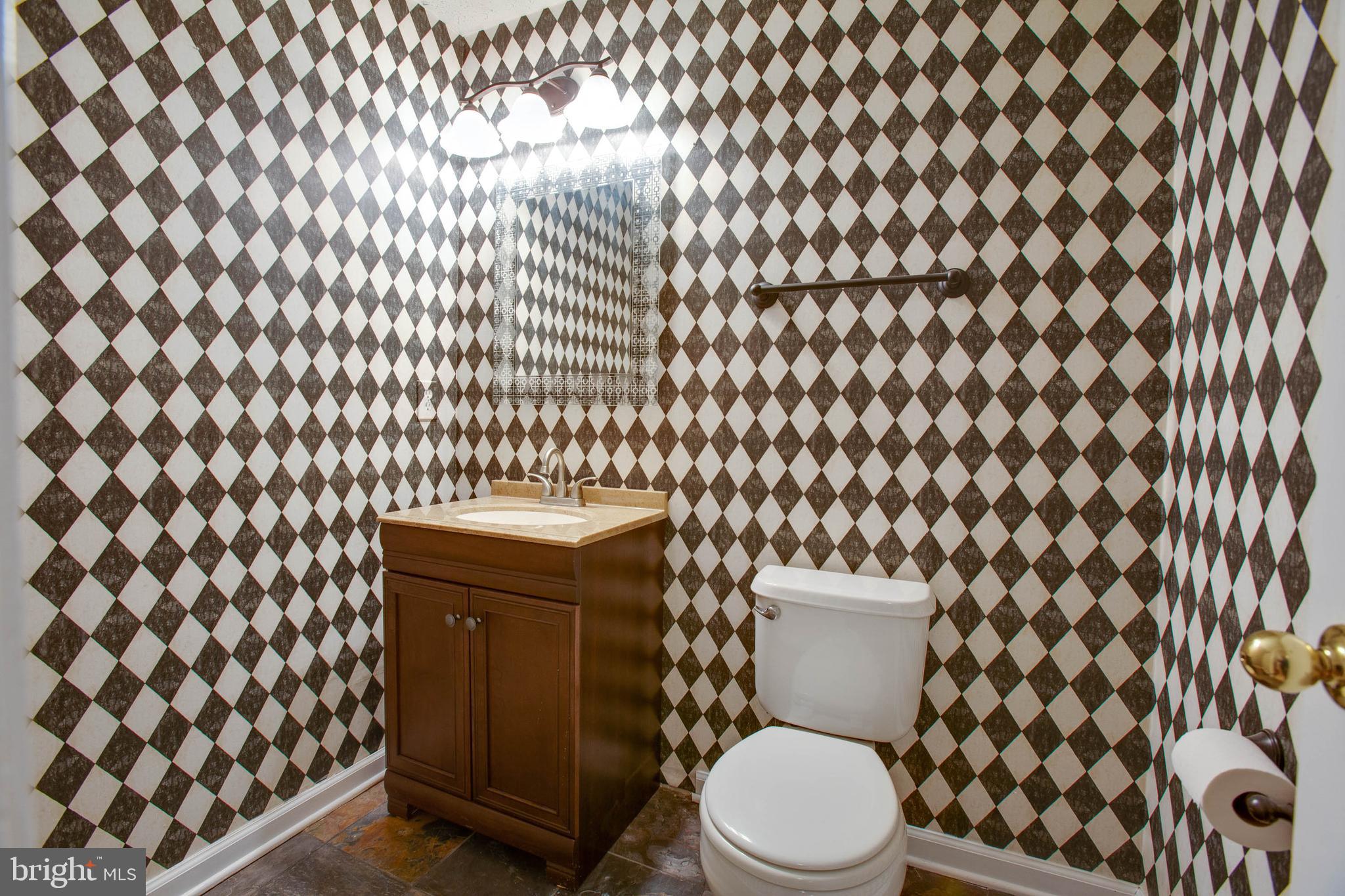2034 Hackberry Road Baltimore, MD 21221 - Photo 10 of 33