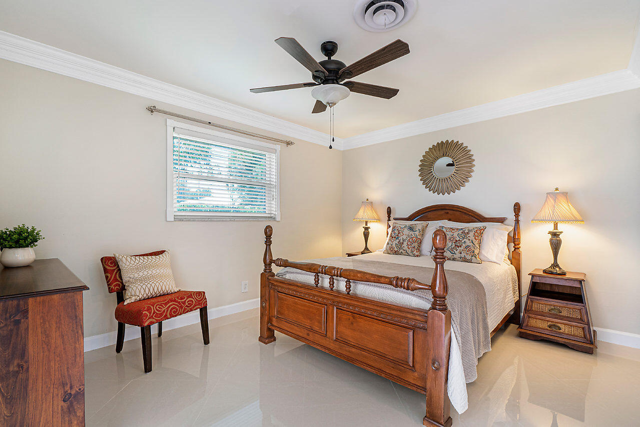 24 Burning Tree Lane Boca Raton, FL 33431 - Photo 4 of 10 2