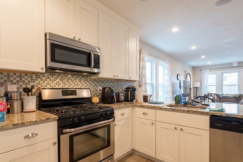 208 Cedar Street, Unit 2 Somerville, MA 02145 - Photo 3 of 11