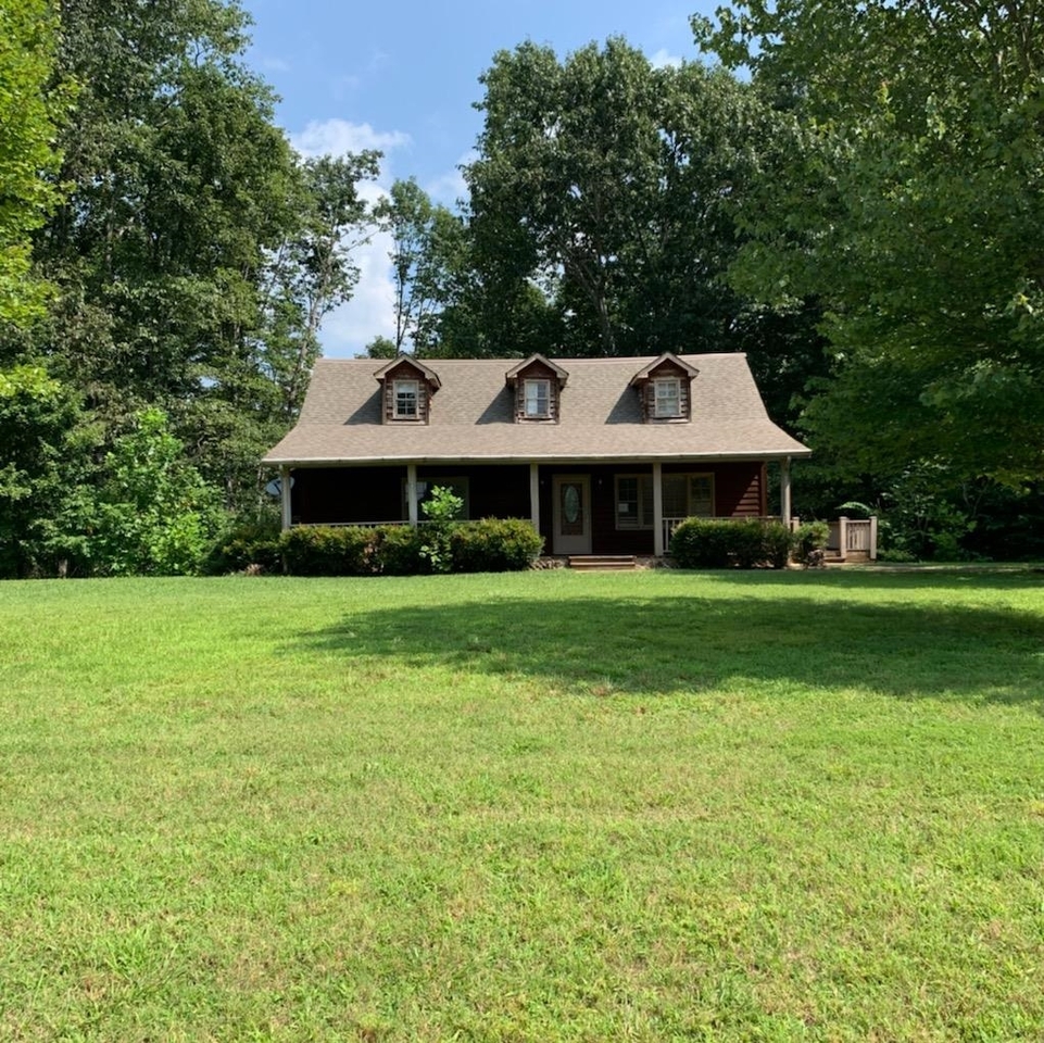 2899 River Bend Road Demorest, GA 30535 - Photo 1 of 1 a front view of house with yard and green space
