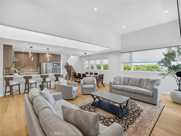 $2,350,000 | 1427 15th, Manhattan Beach, CA 90266