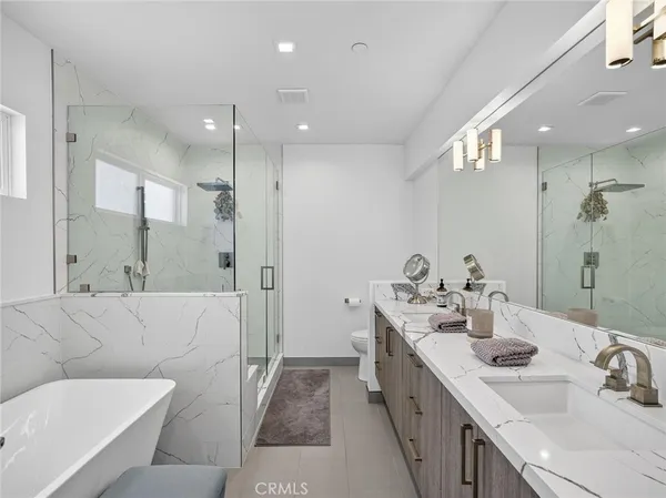 $2,299,000 | 1427 15th, Manhattan Beach, CA 90266