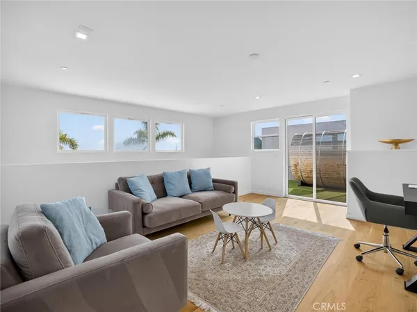 $2,299,000 | 1427 15th, Manhattan Beach, CA 90266