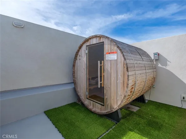 $2,299,000 | 1427 15th, Manhattan Beach, CA 90266