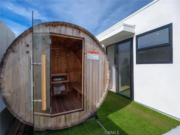 $2,299,000 | 1427 15th, Manhattan Beach, CA 90266