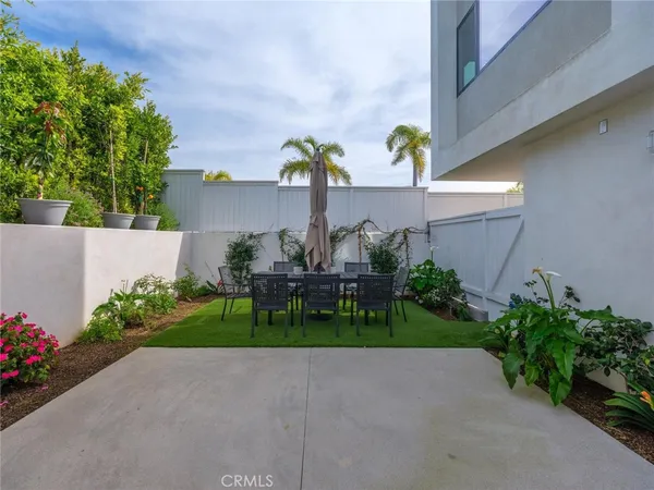 $2,299,000 | 1427 15th, Manhattan Beach, CA 90266