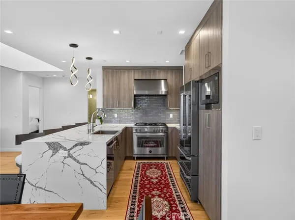 $2,299,000 | 1427 15th, Manhattan Beach, CA 90266