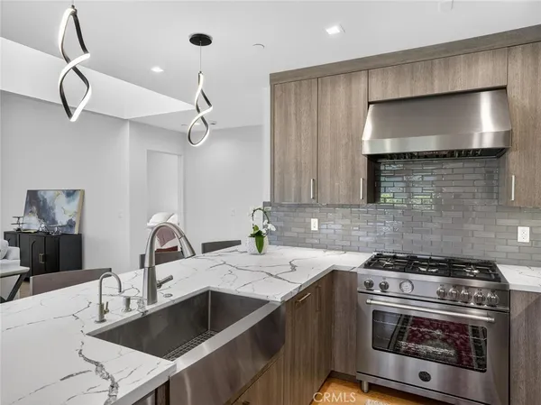 $2,299,000 | 1427 15th, Manhattan Beach, CA 90266