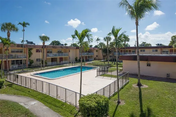 $1,950 | 850 East Commercial Boulevard, Unit 225C, Oakland Park, FL 33334