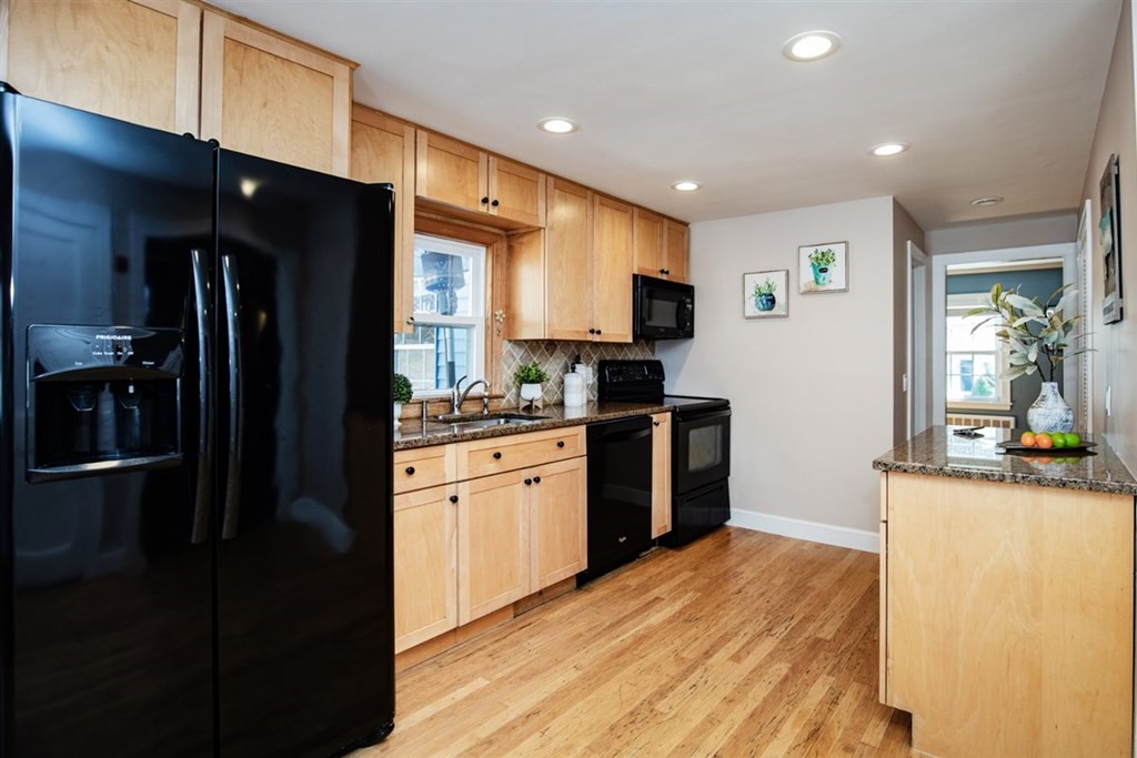 13 Corcoran Road Burlington, MA 01803 - Photo 16 of 40 Gallery Image 16