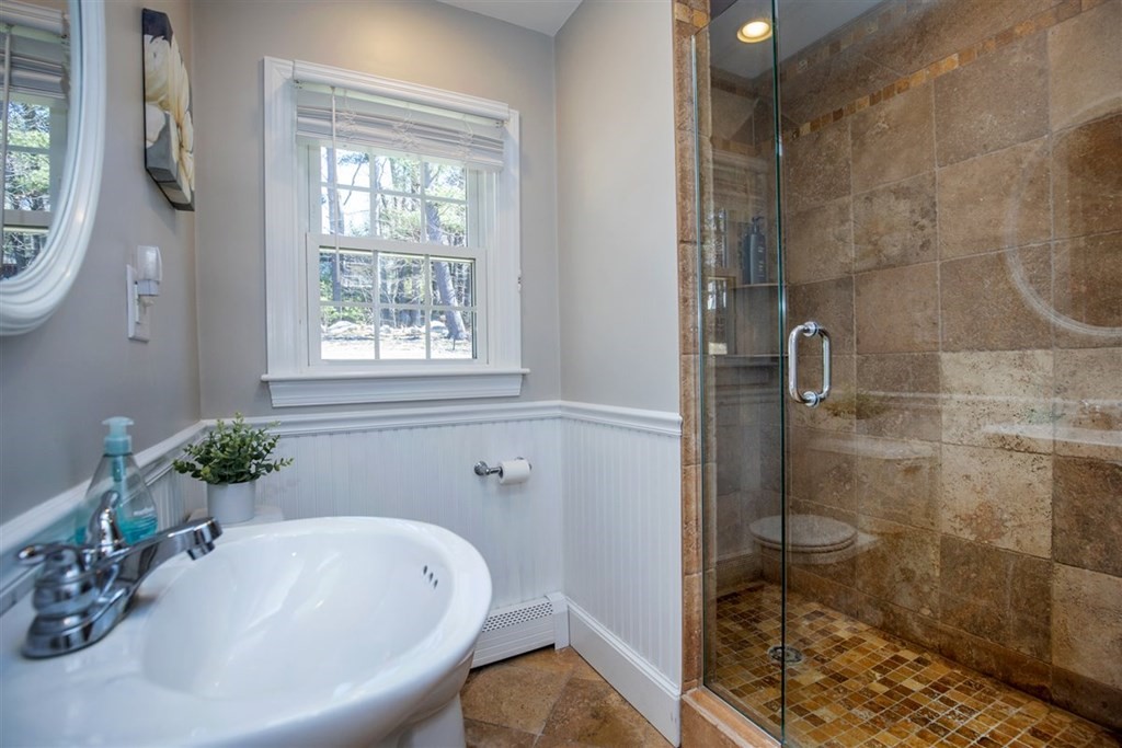 13 Corcoran Road Burlington, MA 01803 - Photo 3 of 40 Gallery Image 3