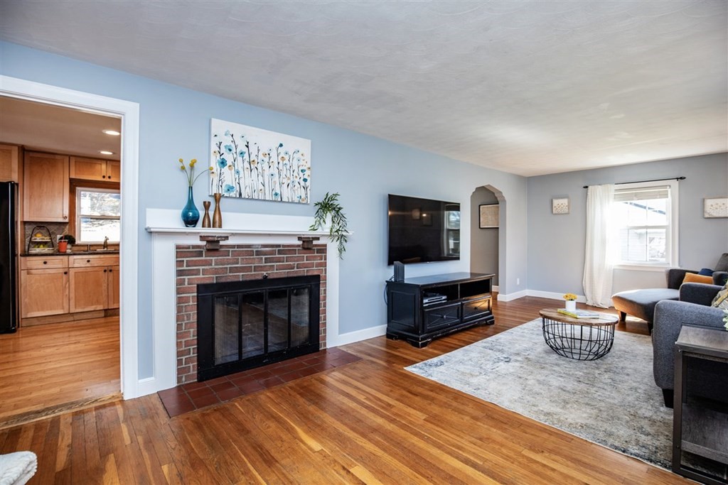 13 Corcoran Road Burlington, MA 01803 - Photo 7 of 40 Gallery Image 7