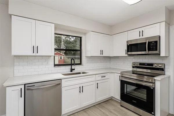 $269,950 | 2405 Delrose Drive East, Lakeland, FL 33805