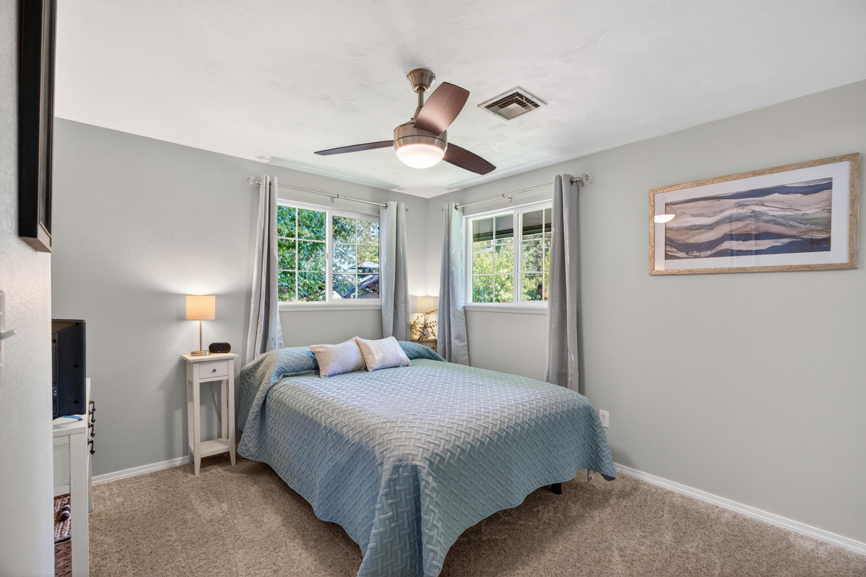 1439 Harpole Road Redding, CA 96002 - Photo 16 of 30 Primary Bedroom