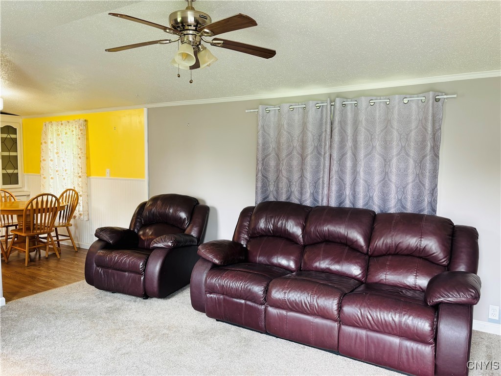 2304 Chancery Lane Clay, NY 13090 - Photo 2 of 15