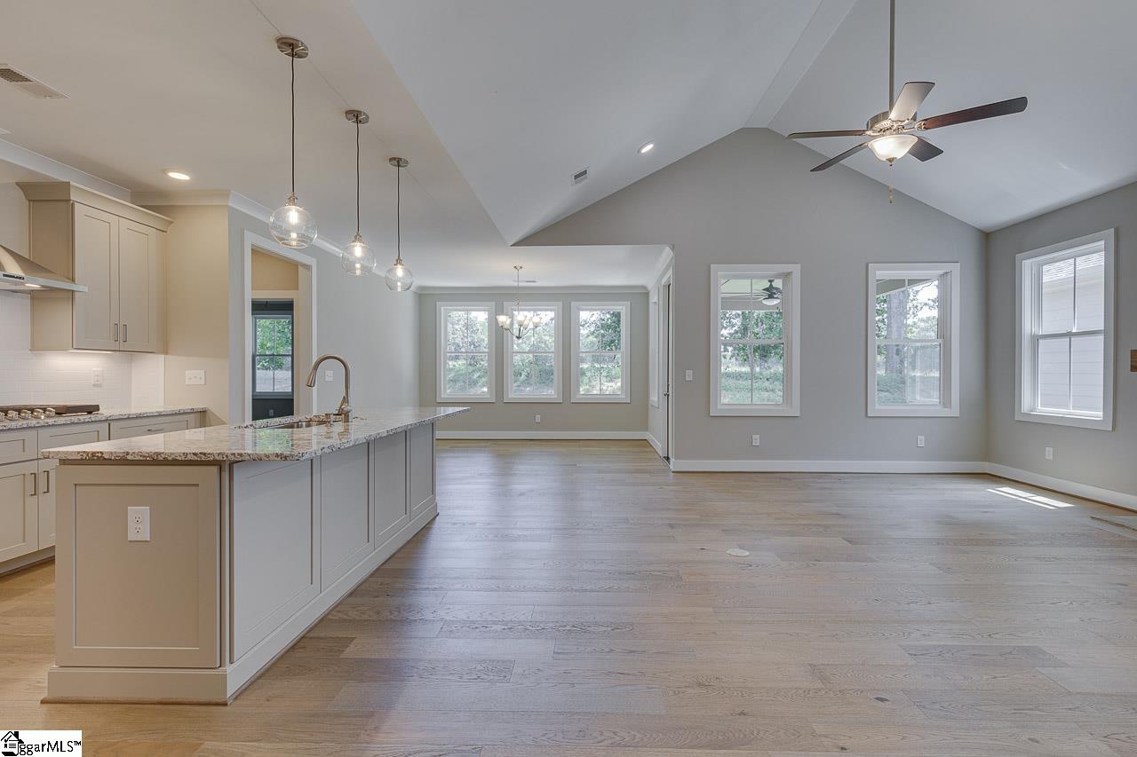 7 Pineglen Court Simpsonville, SC 29680 - Photo 12 of 36