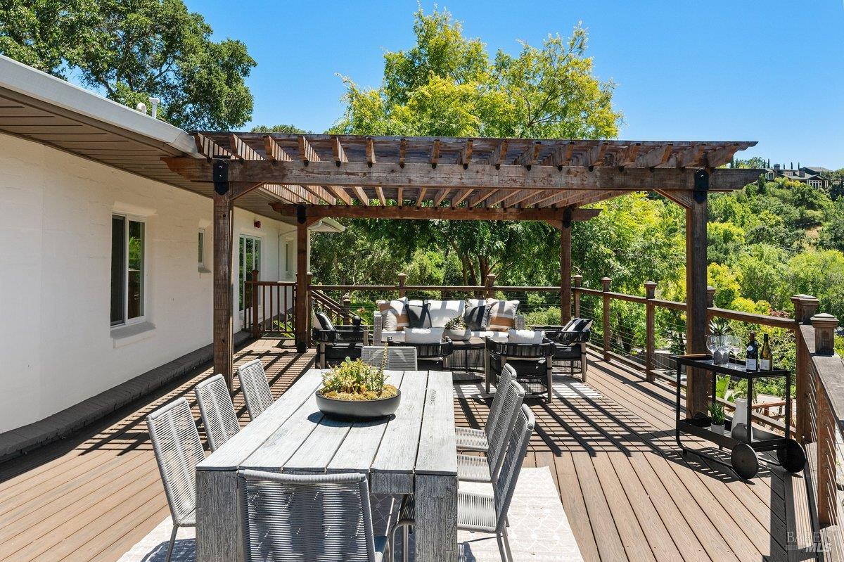 111 Deer Hollow Road San Anselmo, CA 94960 - Photo 23 of 70