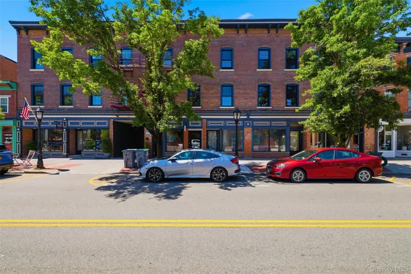 $2,850 | 201 Main Street, Unit 1, Beacon, NY 12508