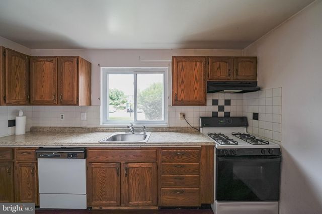 $335,000 | 14315 Astrodome Drive, Unit 8, Silver Spring, MD 20906