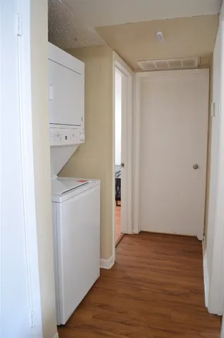 a view of utility room