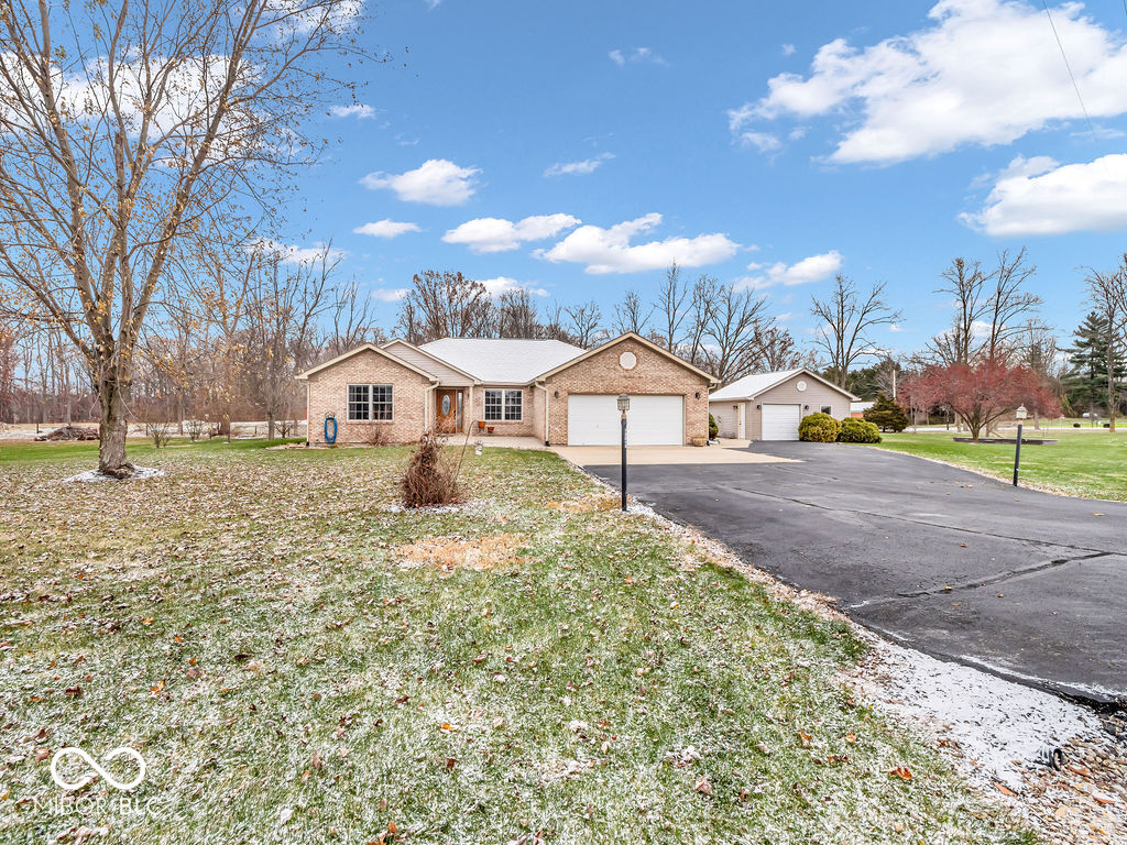 13010 East Legal Tender Road Columbus, IN 47203 - Photo 2 of 31 Gallery Image 2