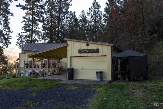 $499,000 | 18699 Family Lane, Lenore, ID 83541