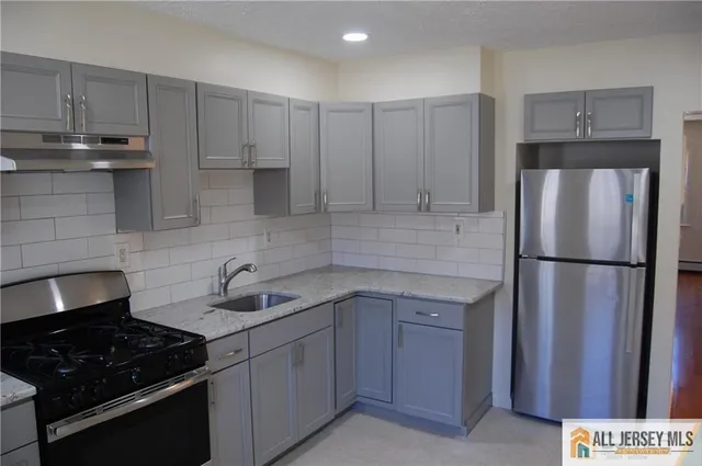 $1,950 | 57 Avenel Street, Unit 2, Avenel, NJ 07001